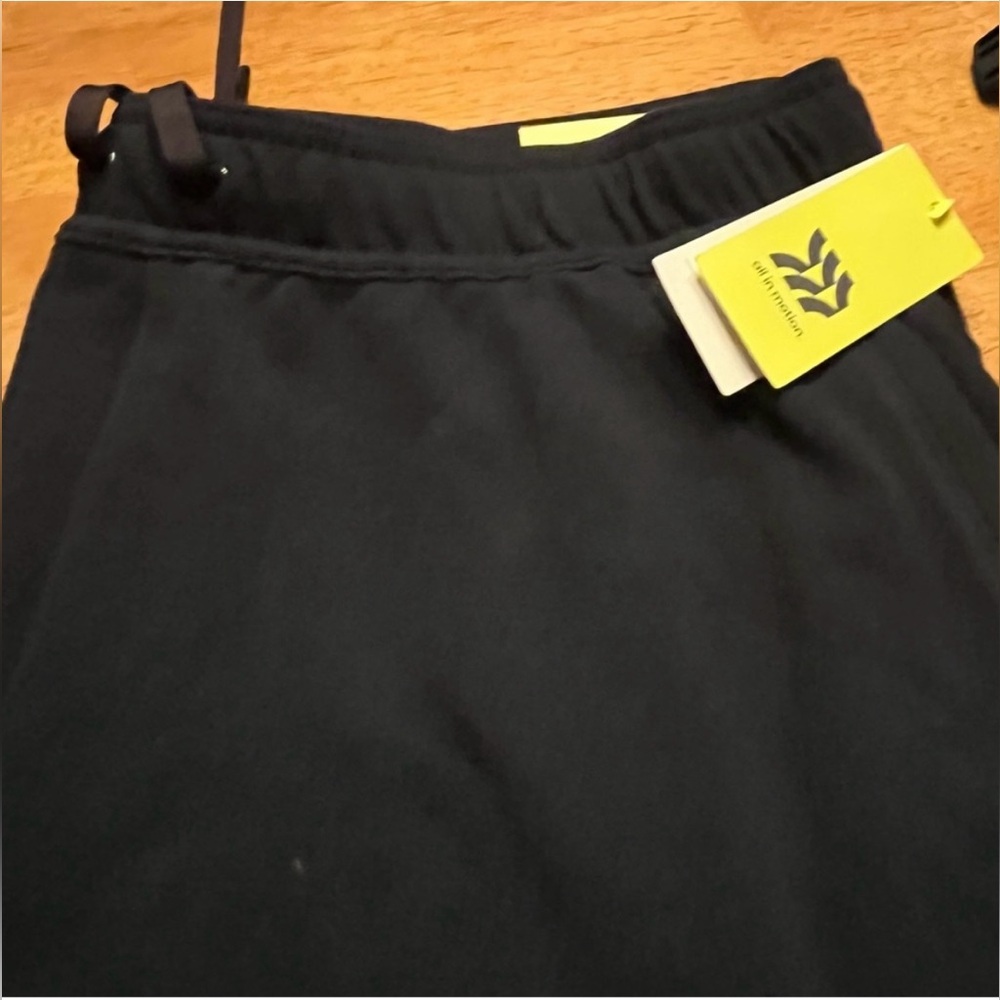 ALL IN MOTION - 2/$21 Men's Sweatpants 1 grey, 1 black.  $21 for both pairs!! - Picture 5 of 7